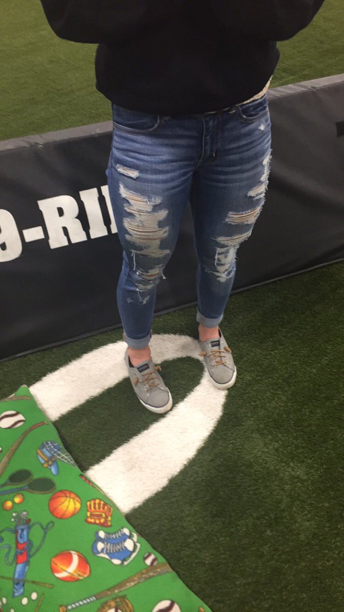 carleyelliott10's tweet photo. The new improved jeans &amp; spikes-Coming soon! #RIPANDSPLIT #LEFT #RIGHT #LEFT #RunningReckless #KnightsPride https://t.co/etAnlgv986