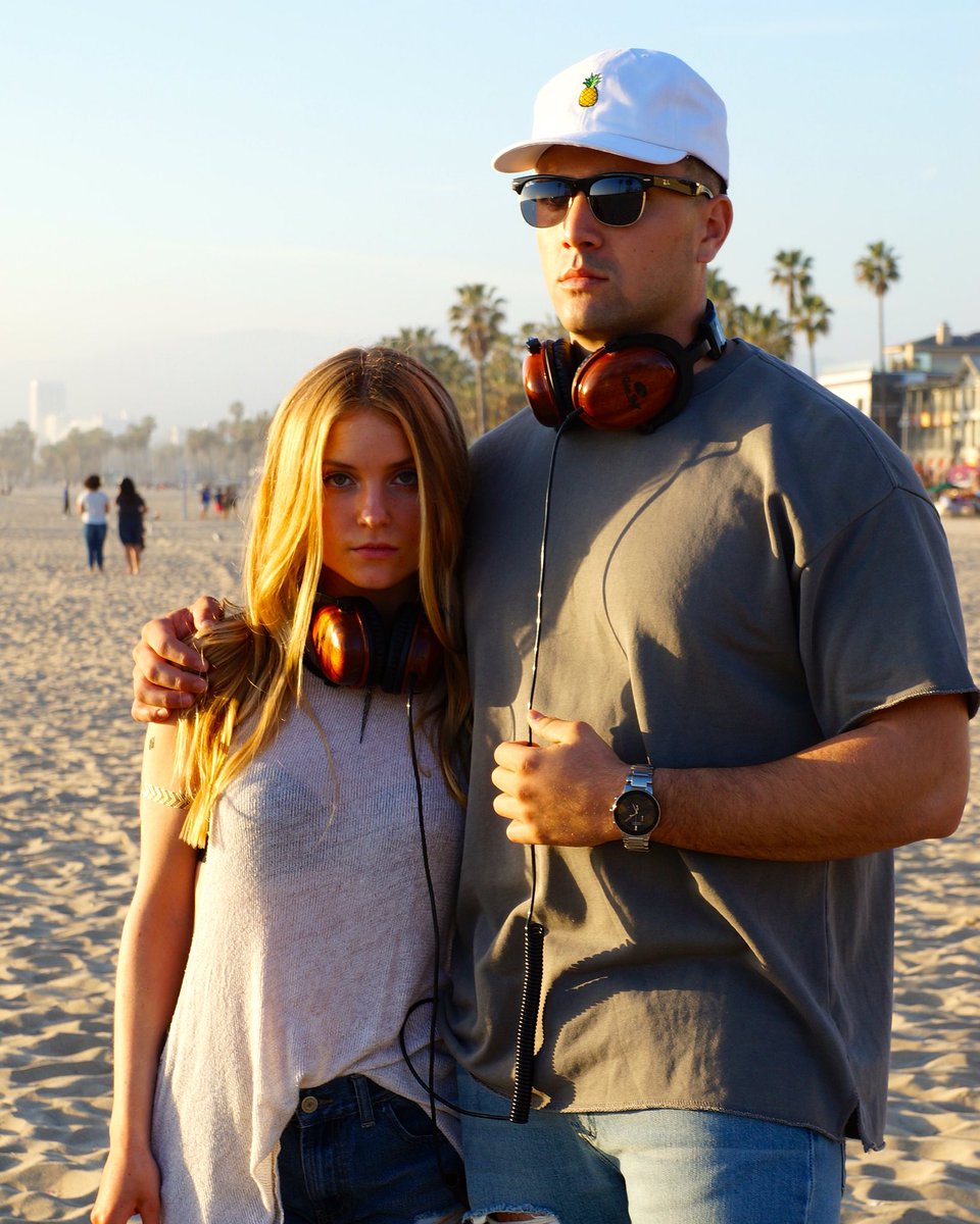 Uvinyl's tweet photo. Palm trees and Cali vibes. 🌴☀️🌊🎶 @itsemmaa_ @daddydom_eric https://t.co/d74BpejD7V