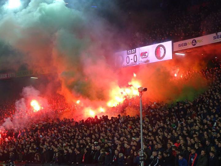 12e minuut maakte de opkomst meer dan goed ;) #Finale #GuddeRotOp