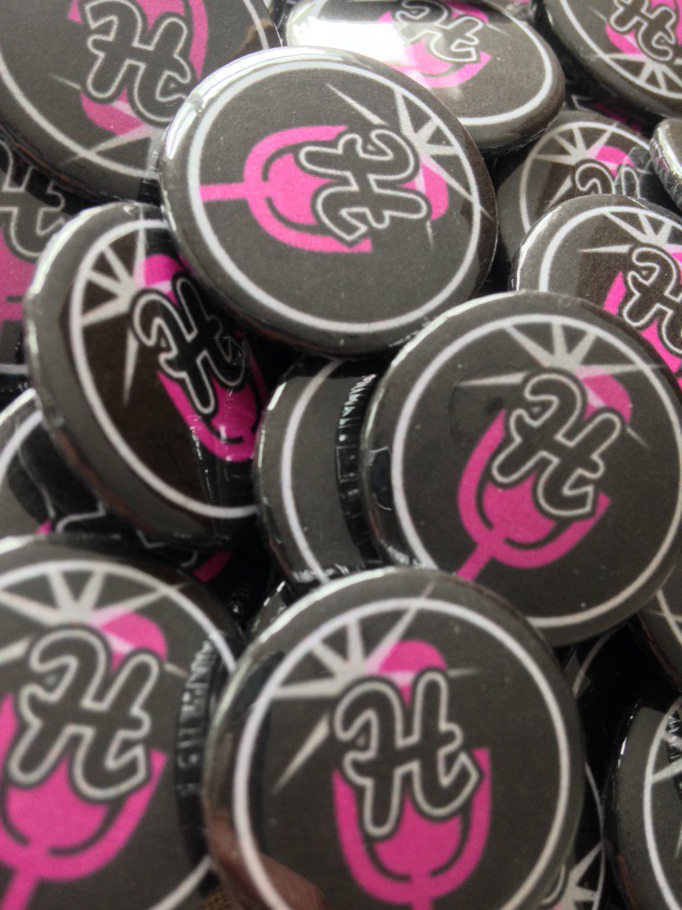 LittleBirdMerch's tweet image. A few 25mm #badges for one of our own @MissHarryJordan #NewMusic #MerchMarch #merchmadness