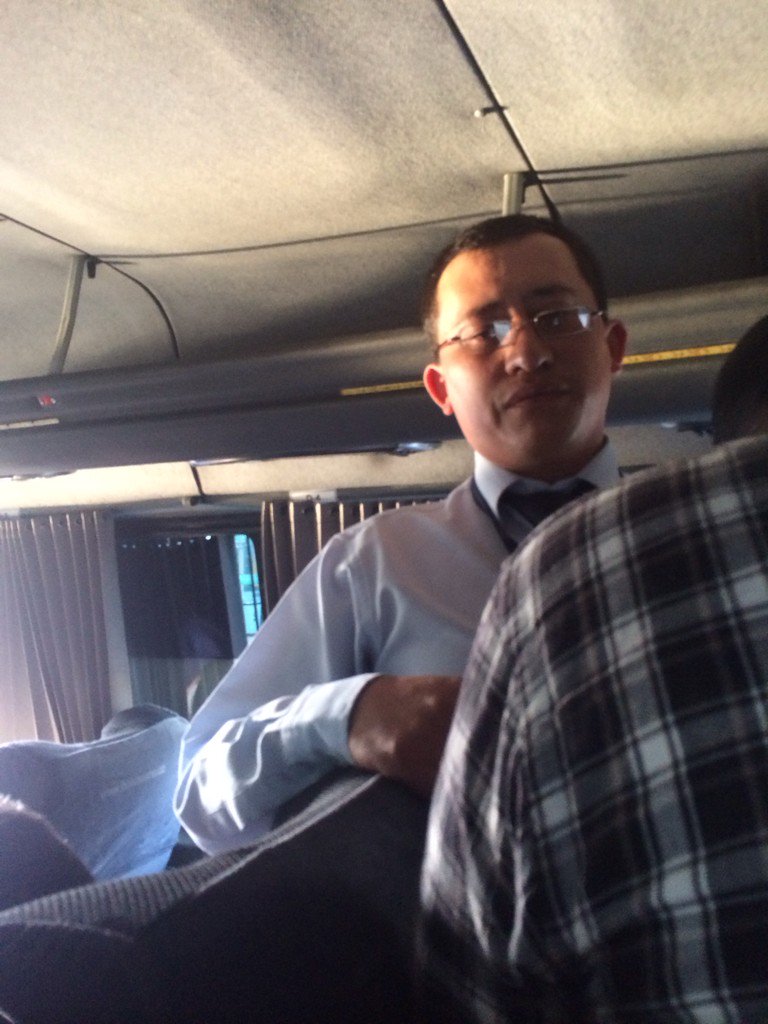 juanherp74's tweet photo. @BolivarianoNews reporto abuso conductor bus No. Viaje 208161 Bogotá-ibague salida 4:20pm,recogió pasajeros calle13 https://t.co/4NwaP3DT3n