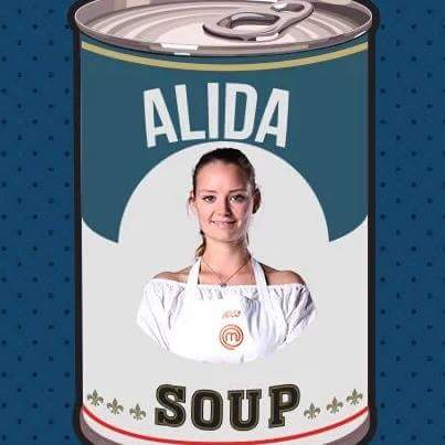 Eleeemalik's tweet photo. Oddio, lei la usa come immagine del profilo ma io non ci scherzerei tanto.😂 #MasterChefIt
#HospitalStyle https://t.co/OT6EwLLyPV