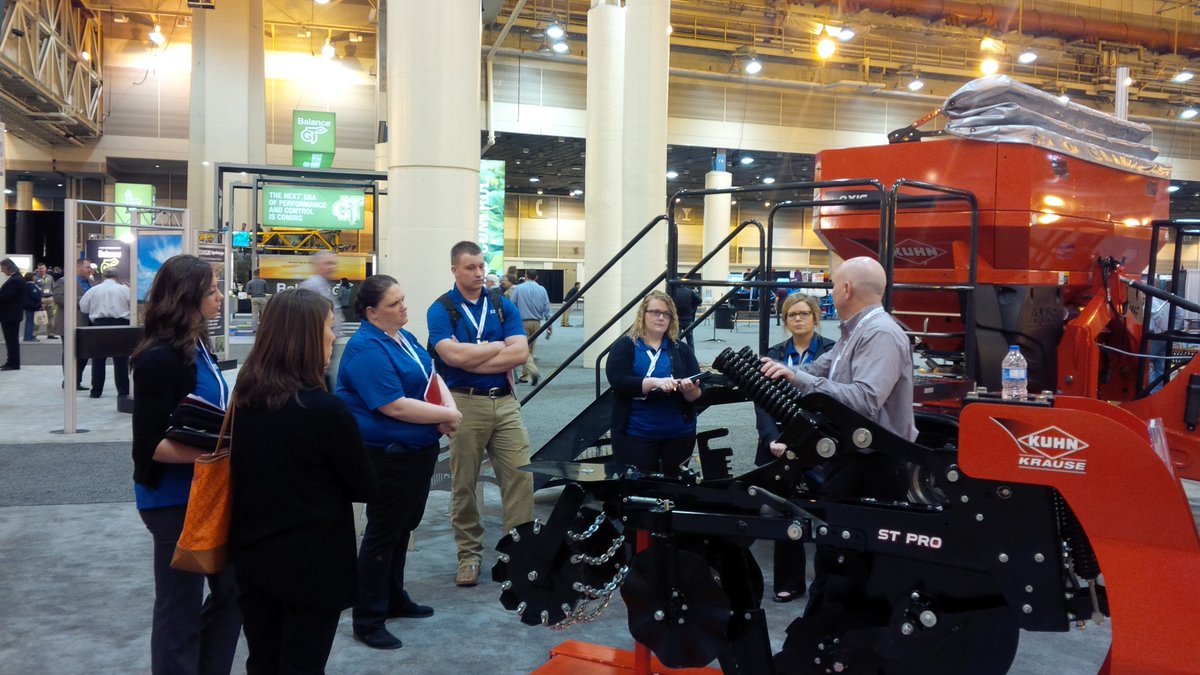 KuhnNA's tweet image. #GetJazzed for #striptil @ComClassic! Discover the #KuhnKrause Gladiator &amp;amp; other eqpt. during #Classic16. #farmshow