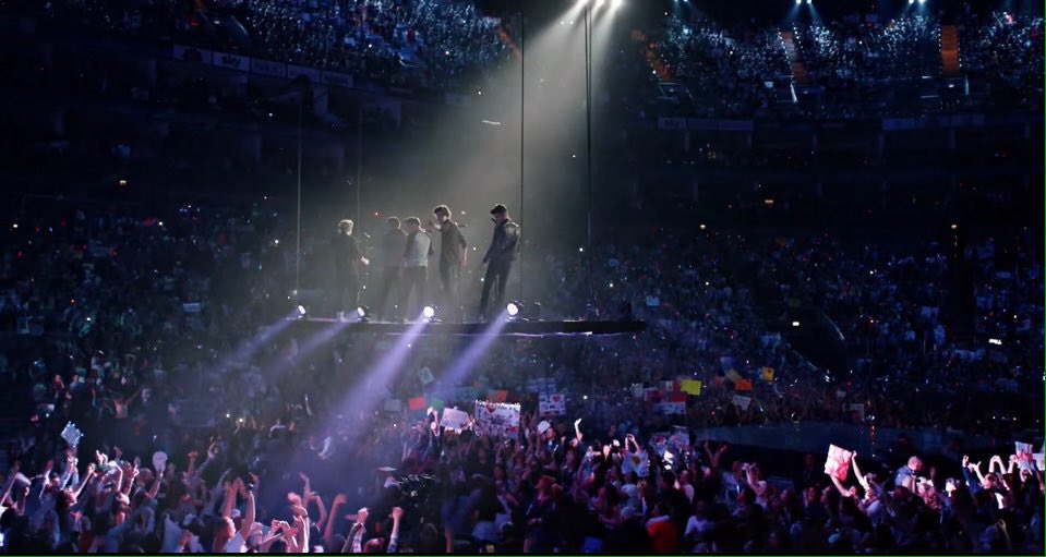 Jacqui_Ferreira's tweet photo. Rt para votar 
#Top50FansOneDirection https://t.co/HRAVZaE95S