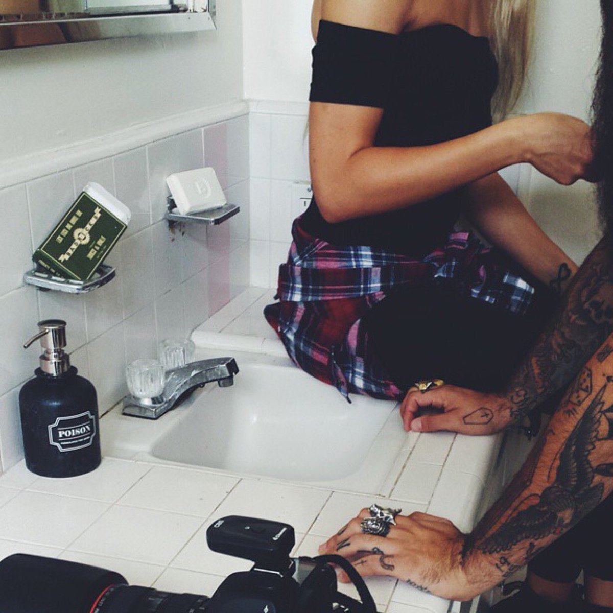 miss_angeliquew's tweet photo. #tbt to #bts w/ @trig_perez X @jbajana for @BadricksInc 💎⚡️ #badricks #altmodels #tattoos #beards #product #onset https://t.co/J7XCrSXLRR