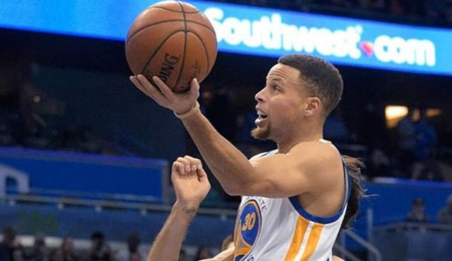 GIGANTESbasket's tweet photo. Curry se propone superar a Jordan: “Quiero ser el mejor de todos los tiempos” https://t.co/K1pg4nIKIc https://t.co/lUMXrzgmiK