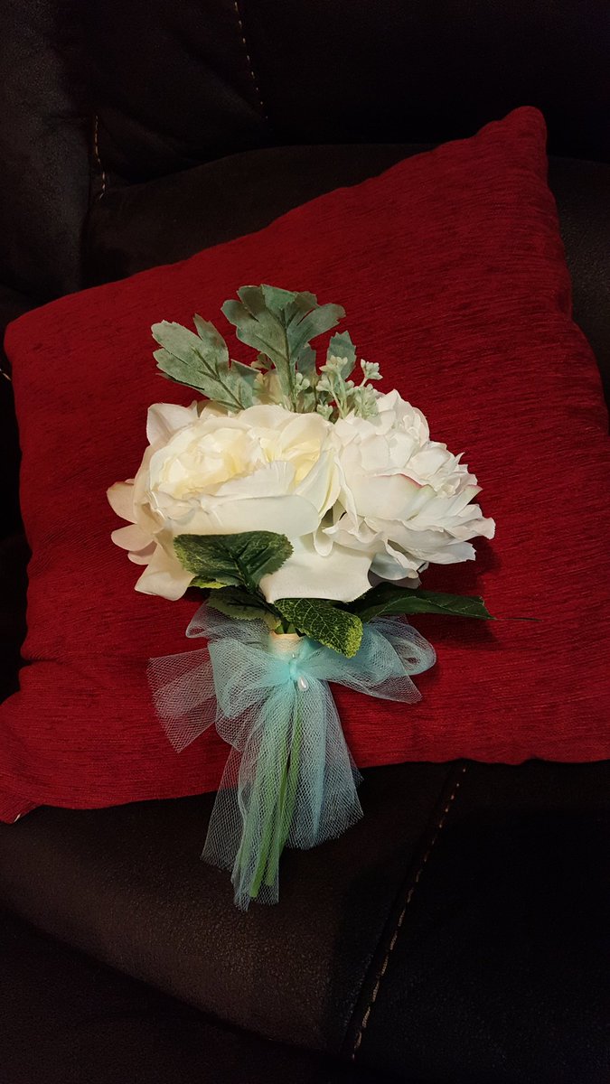 CreatebyAnnette's tweet image. #creationsbyannette looking for a special bouquet made just for you? Contact creationsbyannette.alp@gmail.com