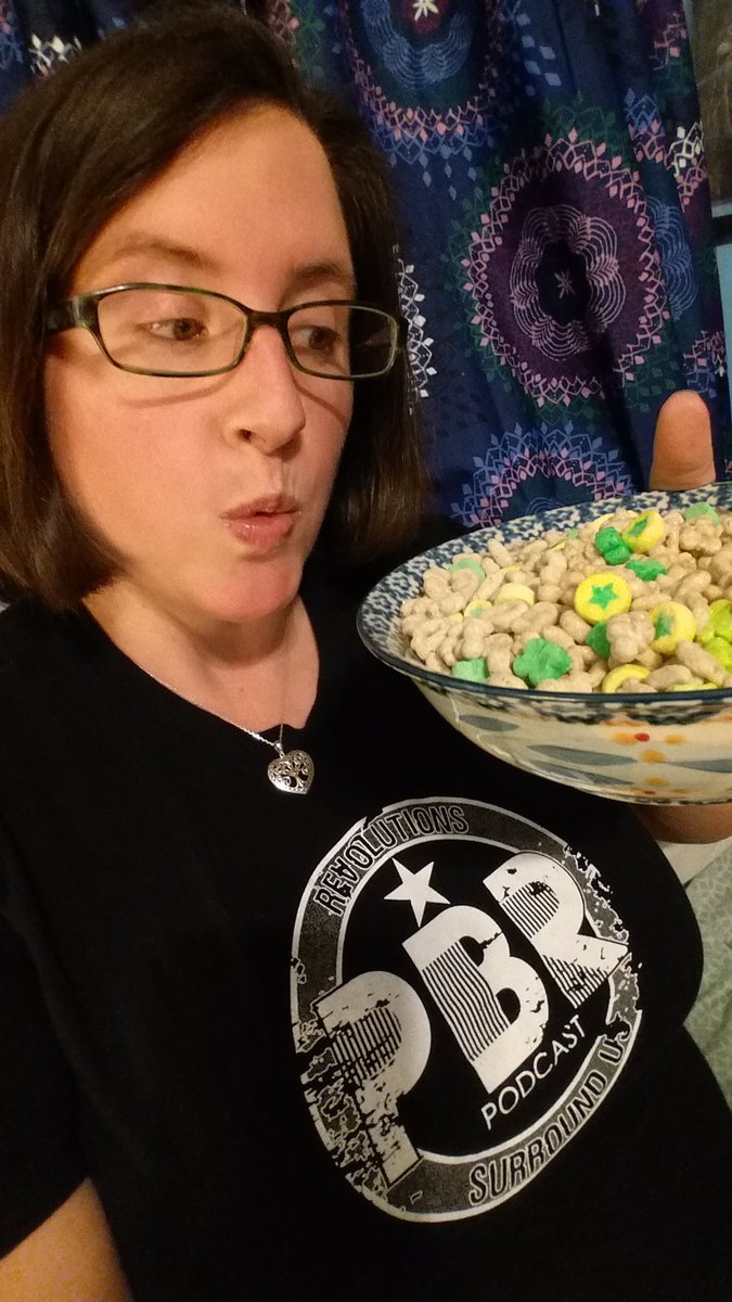 JuJuBeeGrrl's tweet image. Lucky charms, @PBRpod representing &amp;amp; watching #Creed. It's gonna be a good night. #PBRPosse