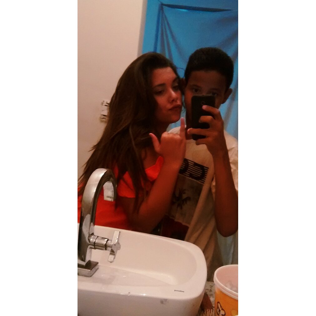 othiaguinho11's tweet photo. Mozinho 💜😘 #Friend https://t.co/IifAi7pkRz