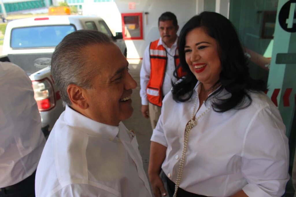 PRIdetodos's tweet photo. Bienvenido Presidente @MFBeltrones los priistas Guasavenses lo saludan y reconocen su liderazgo. @RosaElenaMillan https://t.co/aXUcfO8wXb
