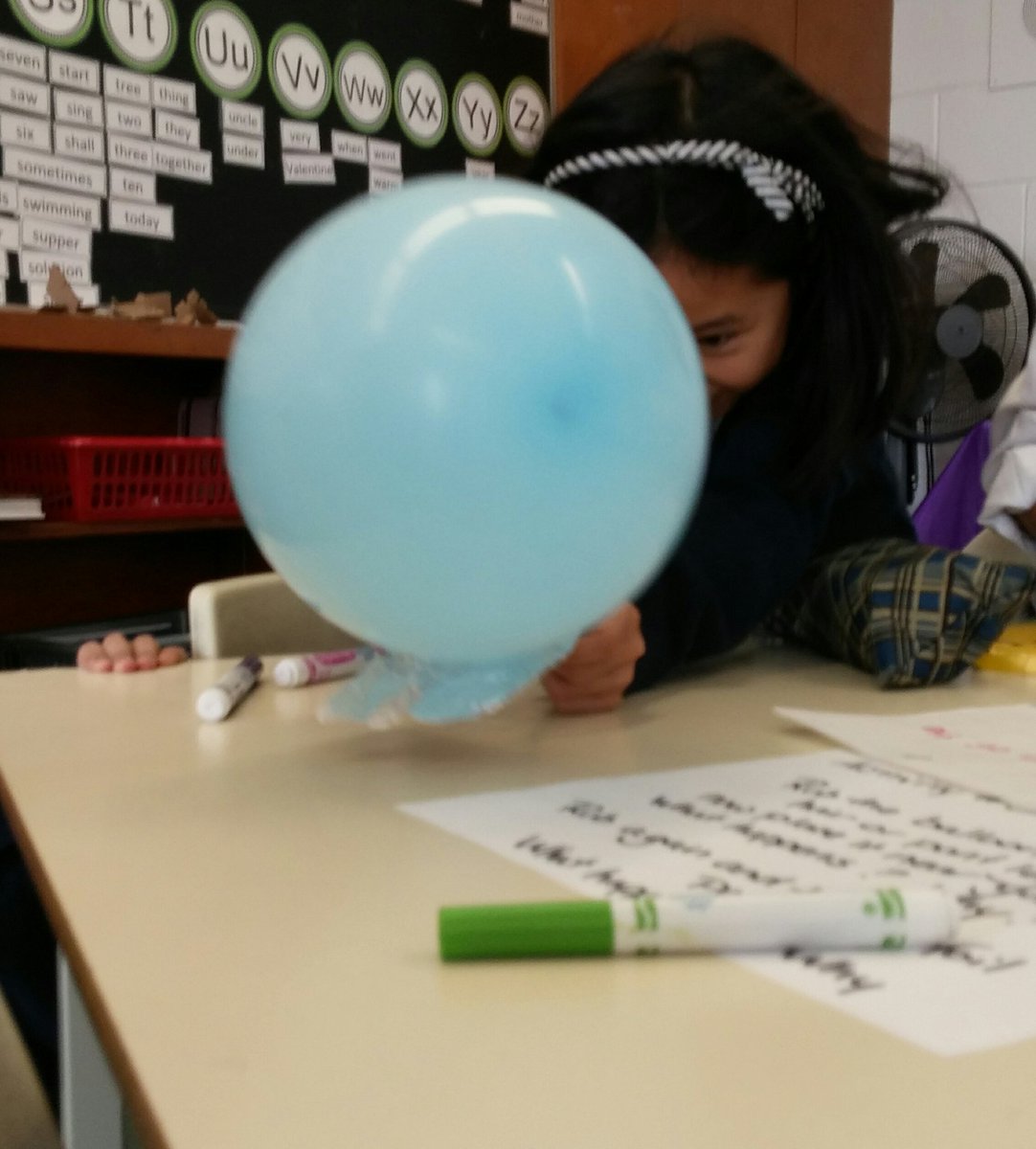 Toomuchglue's tweet photo. #science @StBernardsTCDSB is ELECTRIFYING #static #positively amazing and don't forget the #negativecharge https://t.co/2wRKuXBXxo