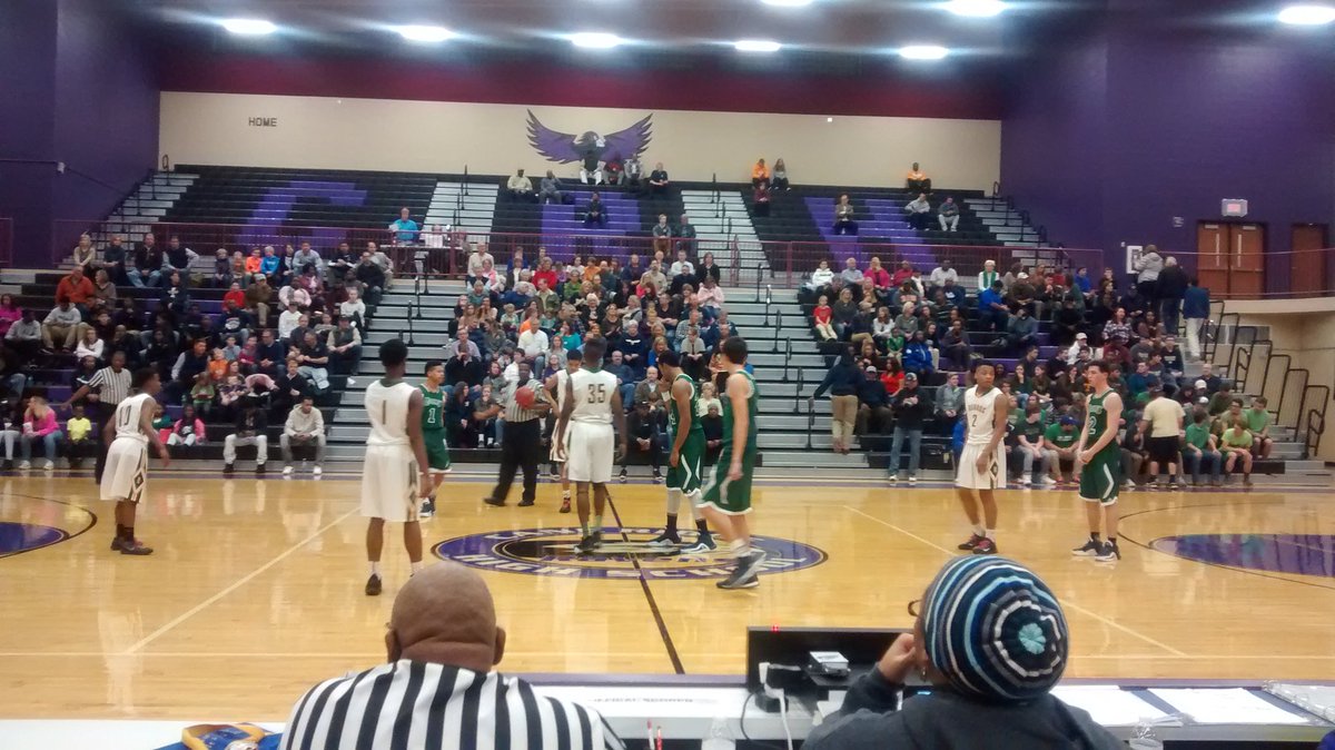 voiceofDS's tweet image. Regional 6AAA action continues. Eagles down 3. 31-28 in 3rd. #MoPattonSports #MidTNPreps