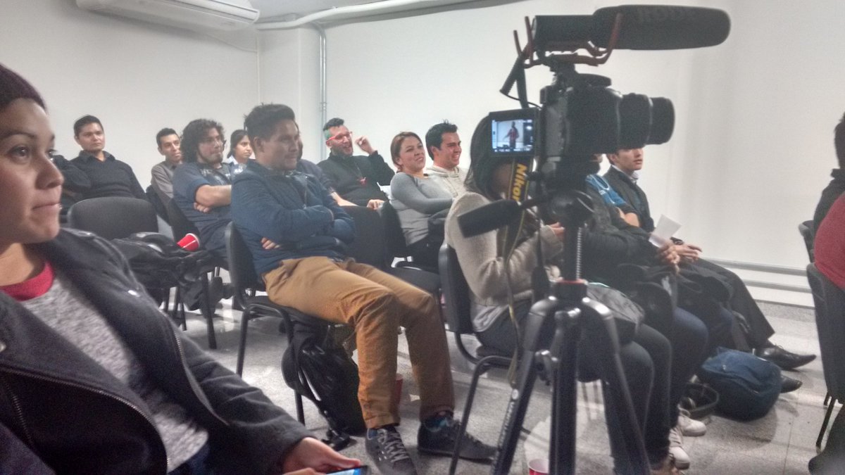 condecci's tweet photo. La DroidCam de @androideity capturando las 3 sesiones de la #Activity10 de #Androidinight :D https://t.co/LNX0dJuhzh