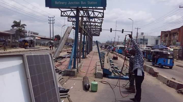 SmartAmbassador's tweet photo. Dismantling of Warri BRT project as ordered by the Delta State Governor Sen. Dr Ifeanyi Okowa. Improving Delta State https://t.co/3TodWMQVv4