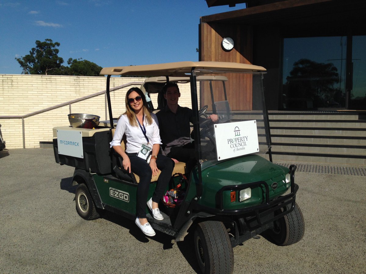 PropCouncil_VIC's tweet photo. The @mccormackprop Team making sure our players stay hydrated in the heat of the competition! https://t.co/hdIxC4OJ7M