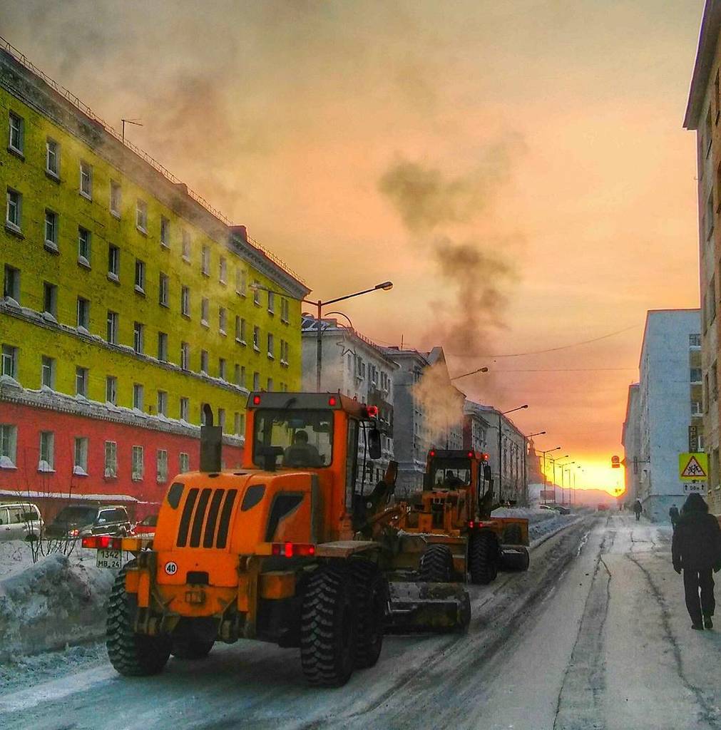 InstaNorilsk's tweet photo. Они уходят на закате дня...
They leave at sunset...
#street #streetphotography #phonephotography #walk #mood #talna… https://t.co/IRo0YETjcH
