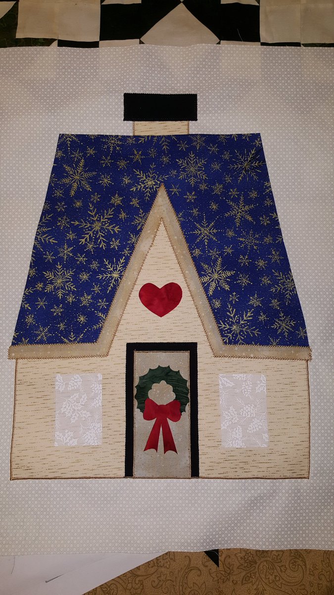 BestyinWest's tweet photo. It's coming along awesome. Almost done a square, just a little more stitching! #thisisartoo #fun #Appliqué #quilt https://t.co/7PErRgrhk3