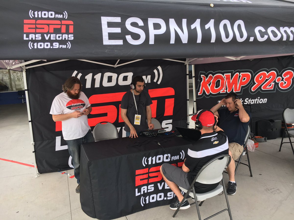 TeamHSM46's tweet photo. .@MichaelAnnett joins Devin Dixon and the guys from #ESPNLasVegas radio. Tune into 100.9FM at 4:25 pm PT https://t.co/jufNTAjGz7