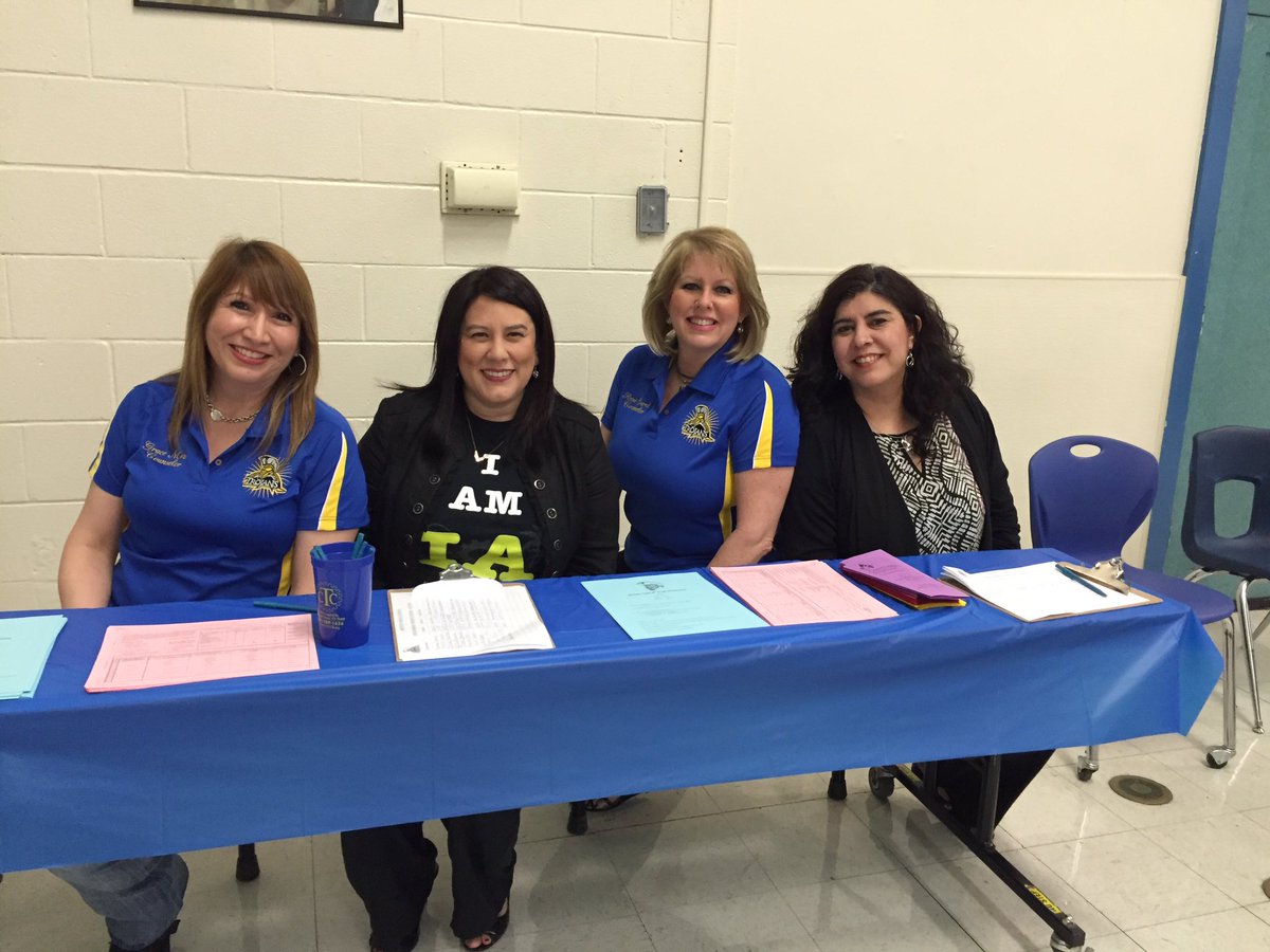 DrSandraClement's tweet photo. Moody Freshman Orientation! #gettingreadytostart #MoodySTRONG https://t.co/NQZntVXnJb