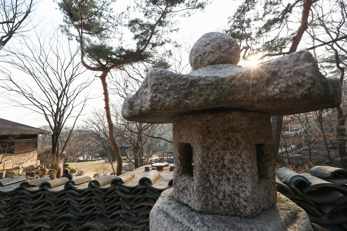 eseongbuk's tweet photo. 봄기운이 사뿐이 내려앉은 #길상사 
매해 맞는 봄인데도, 봄 이라는 계절은 신비롭고 설레네요^^
맑고 향기로운 금요일 보내세요! 
#성북구 #성북동 #길상사 #법정 #성북의_봄 https://t.co/A1zcY2JzMh