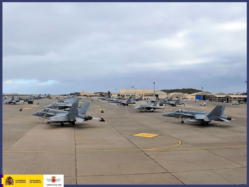 Ccqg7HLW8AU_YeE.jpg:large