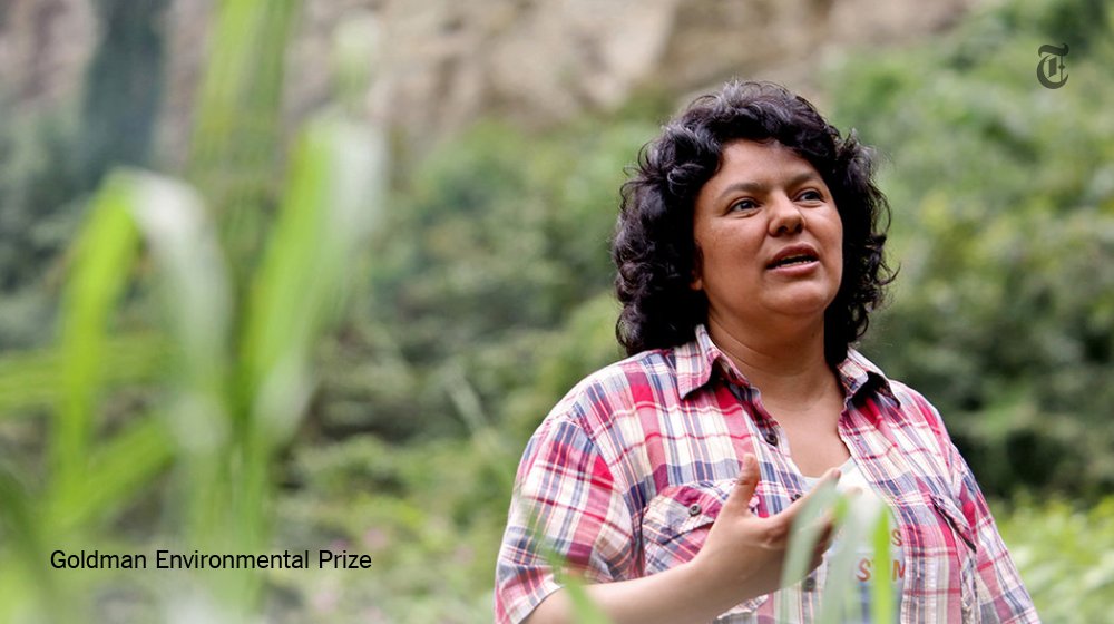 nytimeses's tweet photo. Berta Cáceres, líder indígena y ambientalista, asesinada en Honduras. https://t.co/GDySBgpHD1 https://t.co/xdH3jamcc0