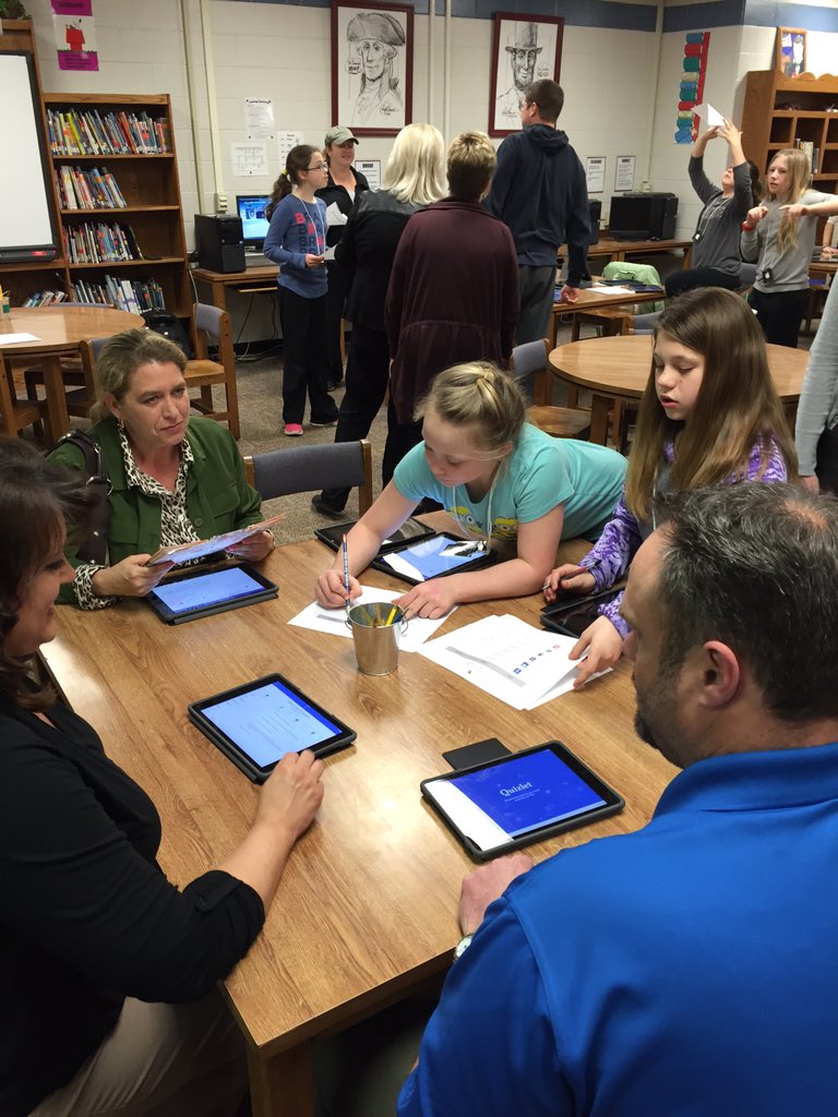 UE 5th graders teaching parents about technology in the classroom from a students perspective