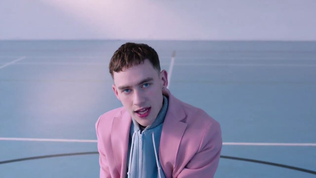 YearsScreencaps's tweet image. Desire ft. Tove Lo (2016)