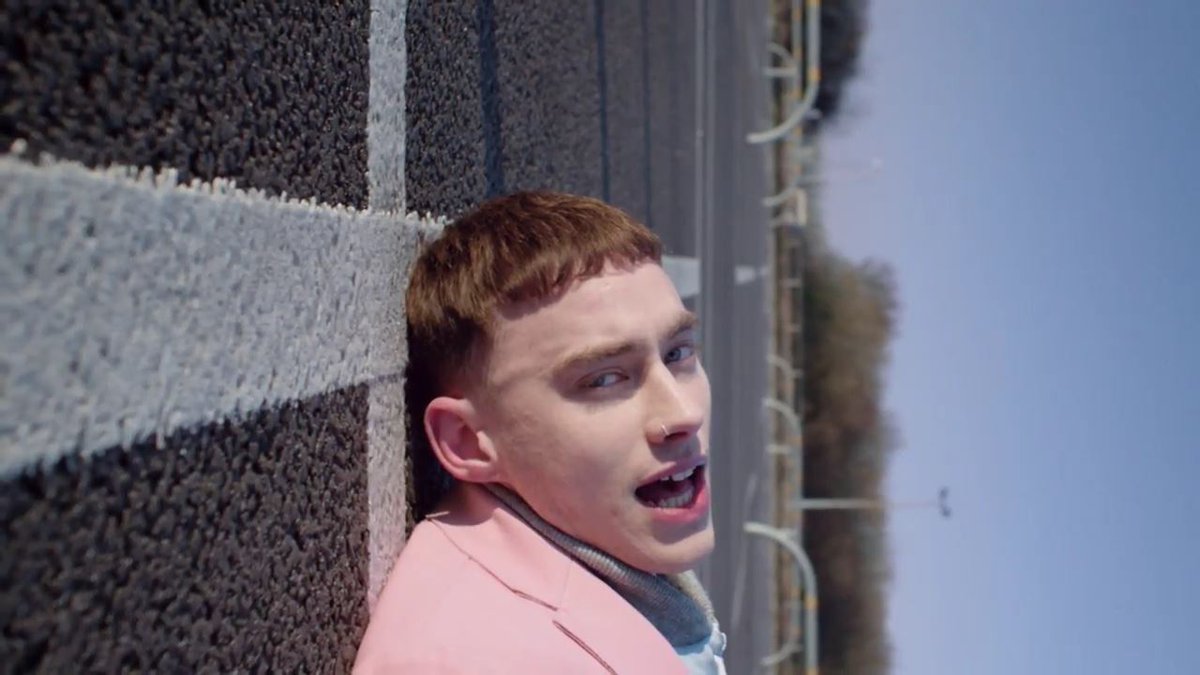 YearsScreencaps's tweet image. Desire ft. Tove Lo (2016)