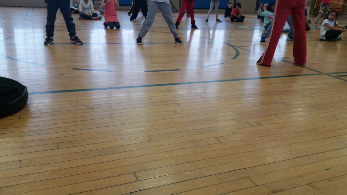 @principalklee <a href="/ChiDanceInst/">Chicago Dance Inst.</a> great program keeping those <a href="/BurrElementary/">Burr Elementary</a> kids feet moving!