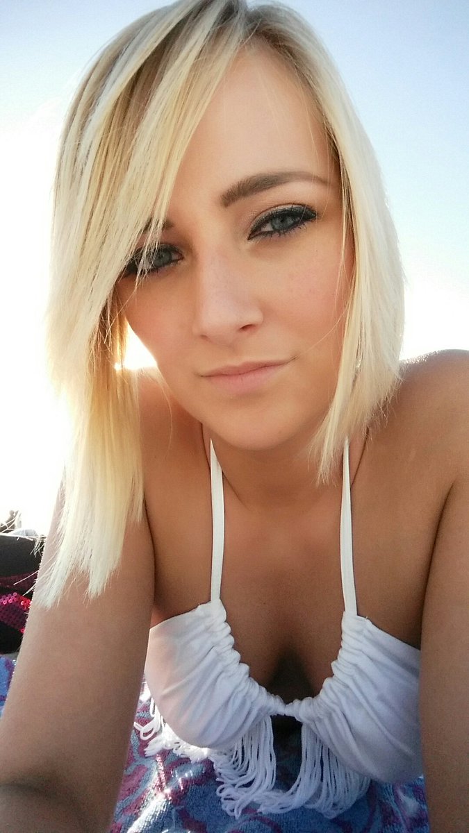 KEreality's tweet photo. Go check out all the new updates on my clips store https://t.co/LpGNh1EdT7 https://t.co/83MV1q8vfj