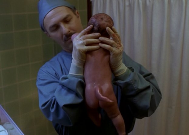 thony911's tweet photo. Dernier épisode de la #NuitXFiles, "La Queue du diable" (S04-E20) un épisode au ton humoristique ! #XFiles https://t.co/VtCTKrx9My