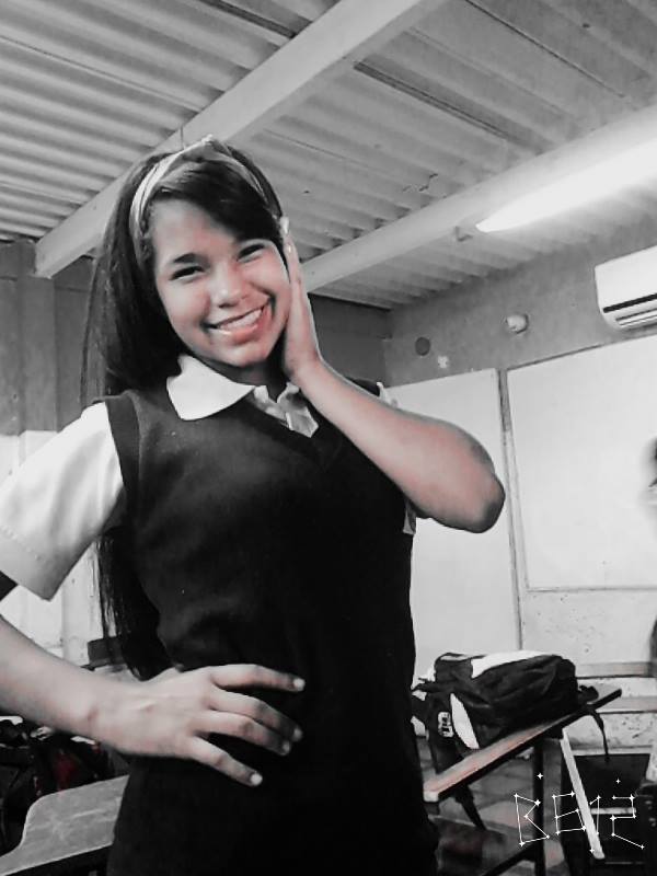 Refiniw12's tweet image. #Liceo
#SonrieUnaFotoTeEspera
#China-_- 
#Cachetona