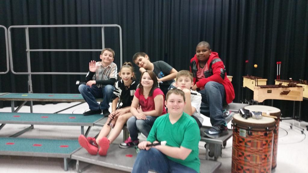 thomas_5th's tweet photo. Getting ready for the 5th grade performance! #ttexansopenhouse https://t.co/OBOFd9TLrk