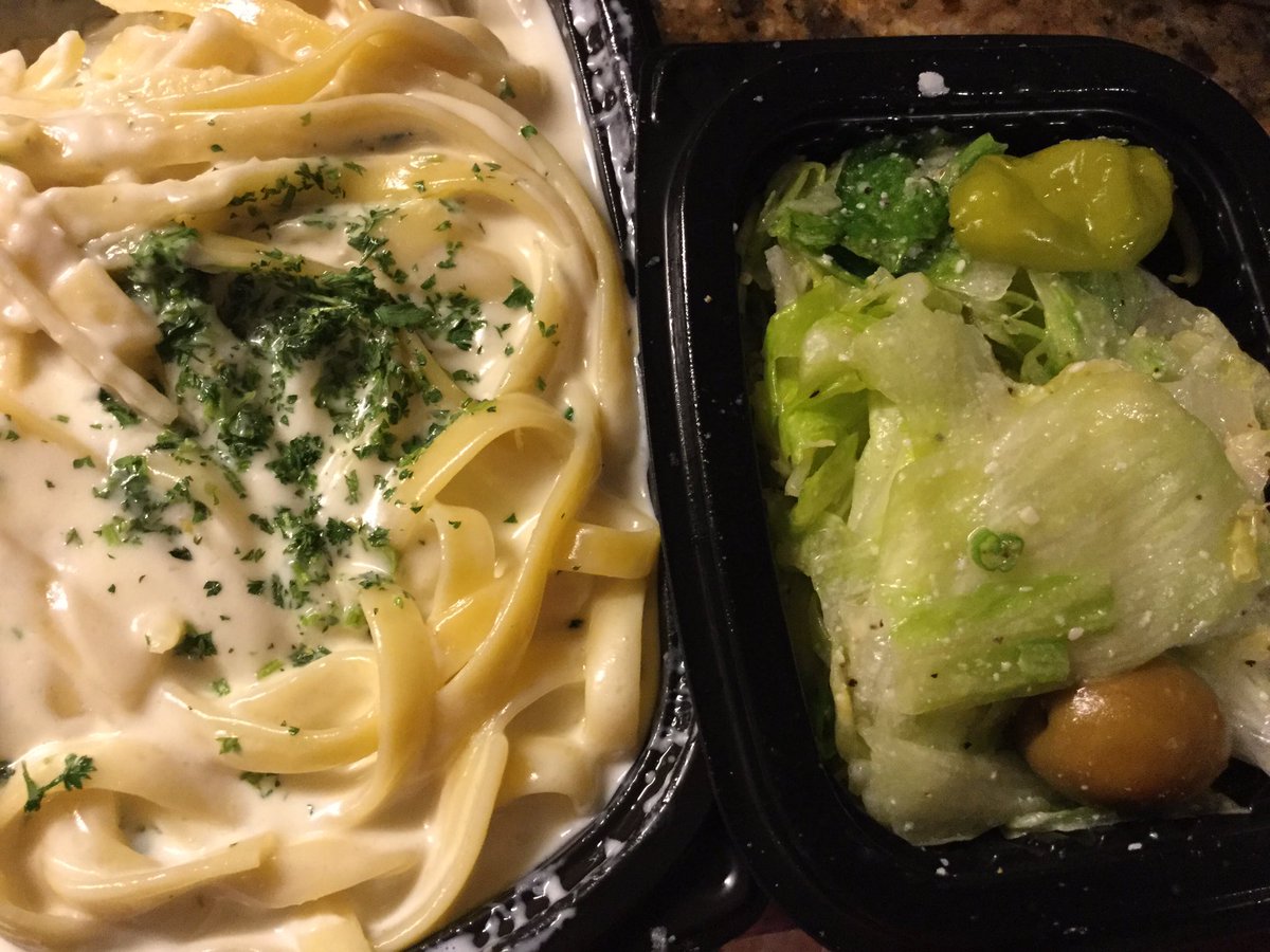 DishinwDaisy's tweet photo. @CampisisDallas #fettuchinialfredo #housesalad #campisis #dallasitalian #dfwpizza #italianfood #eat #hungry https://t.co/yamP2RKCkn