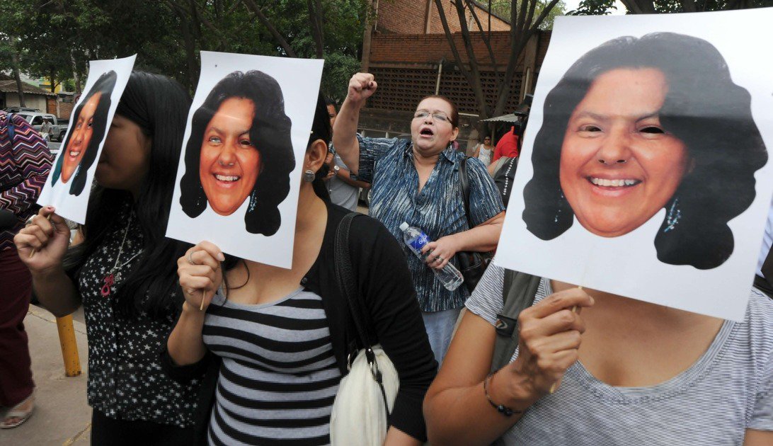 The Goldman Environmental Prize (@goldmanprize) on Twitter photo Heartening to see the huge wave of solidarity for Berta and her cause: on.mash.to/1QWDYeH <a href="/ErikaGuevaraR/">Erika Guevara Rosas</a> Heartening to see the huge wave of solidarity for Berta and her cause: on.mash.to/1QWDYeH <a href="/ErikaGuevaraR/">Erika Guevara Rosas</a>