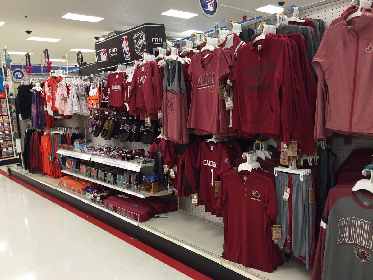 Wow.. It's nice being back in the land of Clemson vs. Carolina in Fan Central at T1371.. I think I'll stay a while.