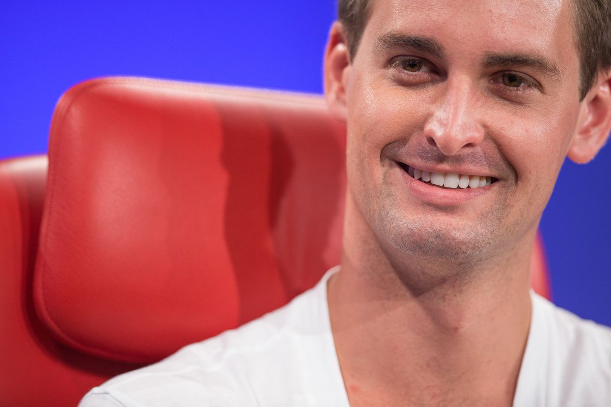 Recode's tweet image. Snapchat raised $175 mil. from Fidelity at existing $16 billion valuation on.recode.net/1p2ZKRU @KurtWagner8