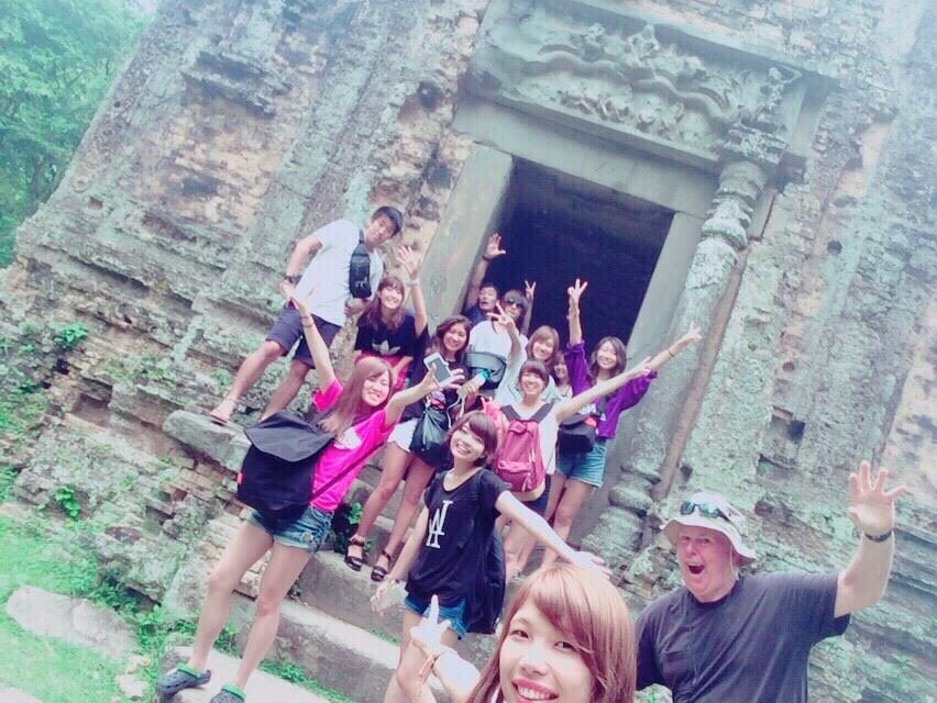 graphis_2015's tweet image. 【年間行事紹介:スタディーツアー】8月はカンボジアに行きます!😎ボランティアはもちろん、観光したりカンボジアの歴史を学んだり🖊マーケットで買い物したり👚海に行ったり🐠盛りだくさん‼︎メンバーと過ごす10日間は最高に楽しいです👍🏼💕