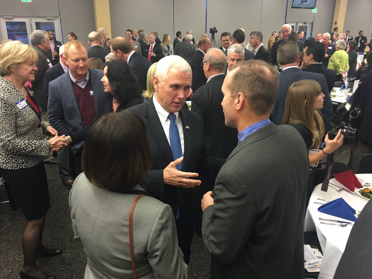 Mike_Pence's tweet photo. Thanks so much 2 our supportive friends in @BooneCoGOP for a great Lincoln Day Dinner. &amp; thnx for the delicious pie! https://t.co/rJNeTdMZhr
