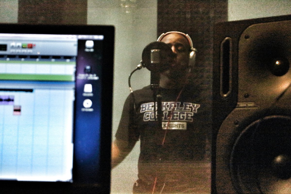 ShotofADRENALIN's tweet photo. Live in the Zone.
#ShotofADRENALIN #ForBetterorWorse #GetEmAD #NYC #HipHop #LongIsland #NewMusic #Levels https://t.co/1u4lTRcg5N