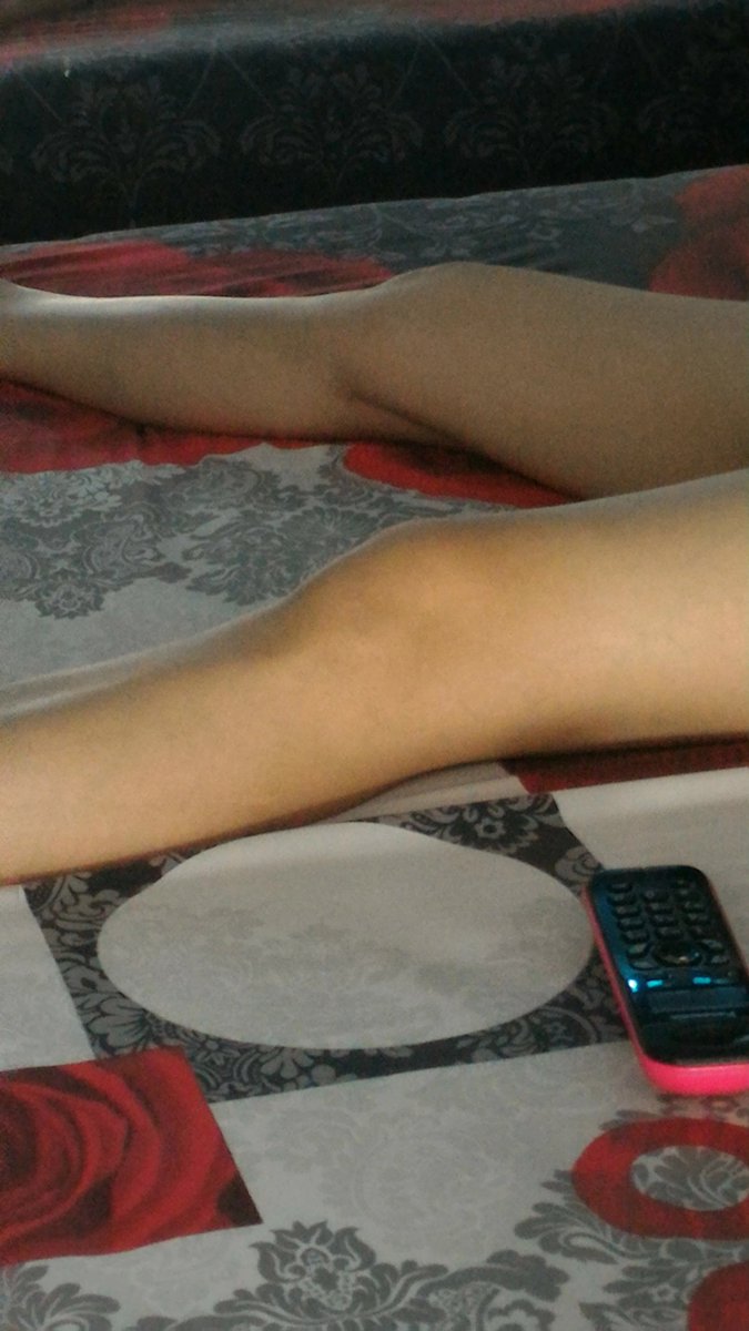odranoel9770's tweet photo. Sayangku Noel emang aneh ... mau ML aja musti merhatiin betisku yg putih ini. Kayak gak pernah ngerasain aja ... https://t.co/fb1qjqYNEJ