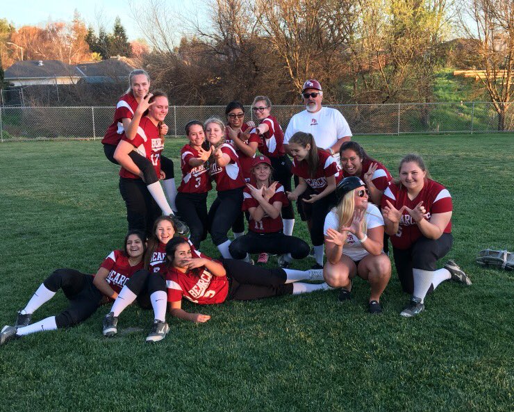 drlamber27's tweet photo. Another win for JV. WTG Bearcats!🐾 @Paso_Athletics @ashleyy32 #PRHS https://t.co/YEeKFH2mgK