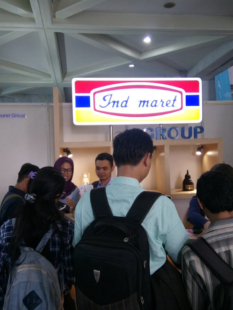 valensiasaputra's tweet photo. JOB FAIR UNTAR DAY 2 at Indomaret Booth! Come and join us π @career_idmgroup #JFUNTAR #INDOMARETGROUP https://t.co/eYh5vABFcd