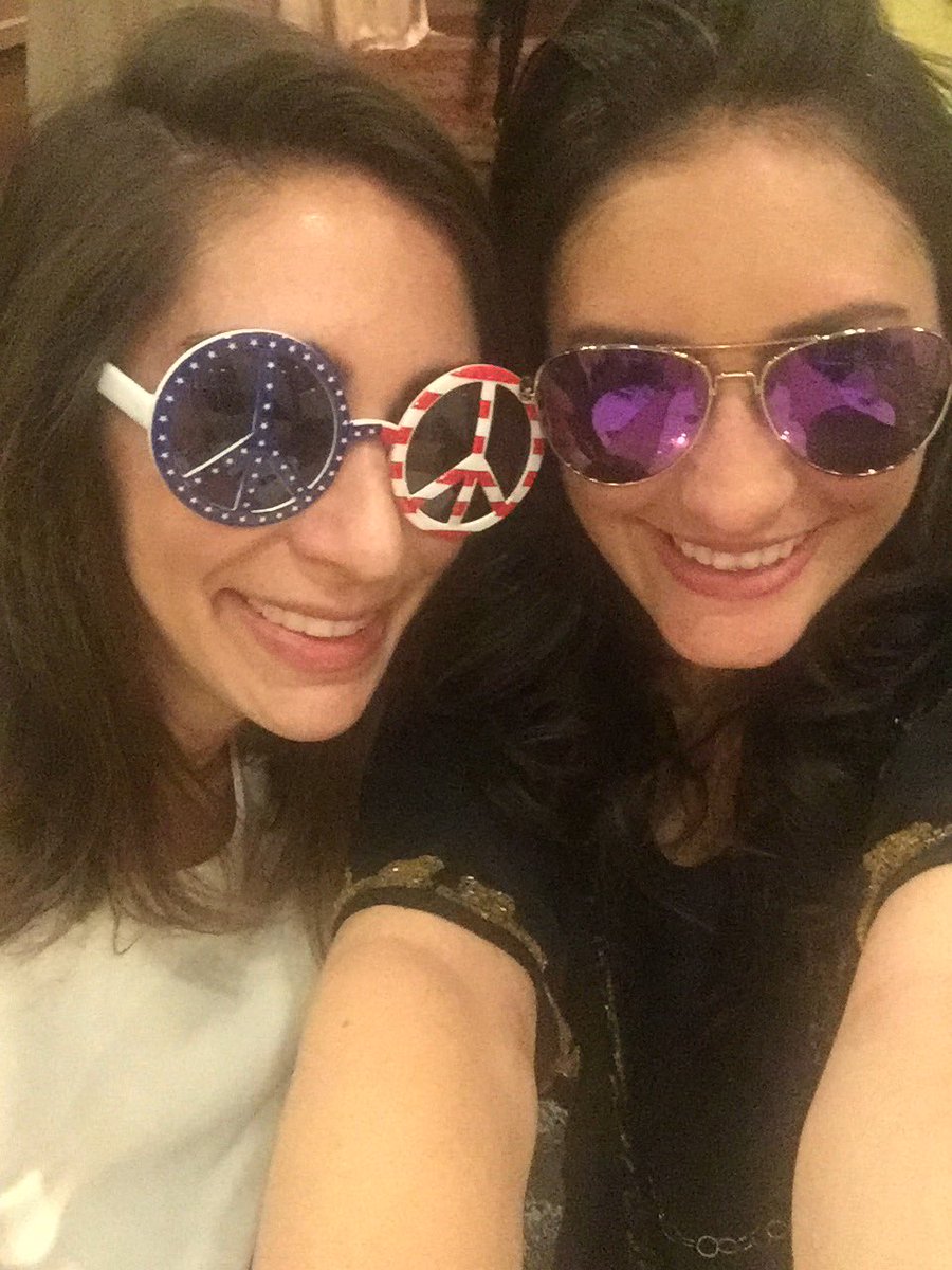 AlexShellhammer's tweet photo. @PokerDivas night with my LEPG ladies. #icannottellalie https://t.co/gH75iAb2sn
