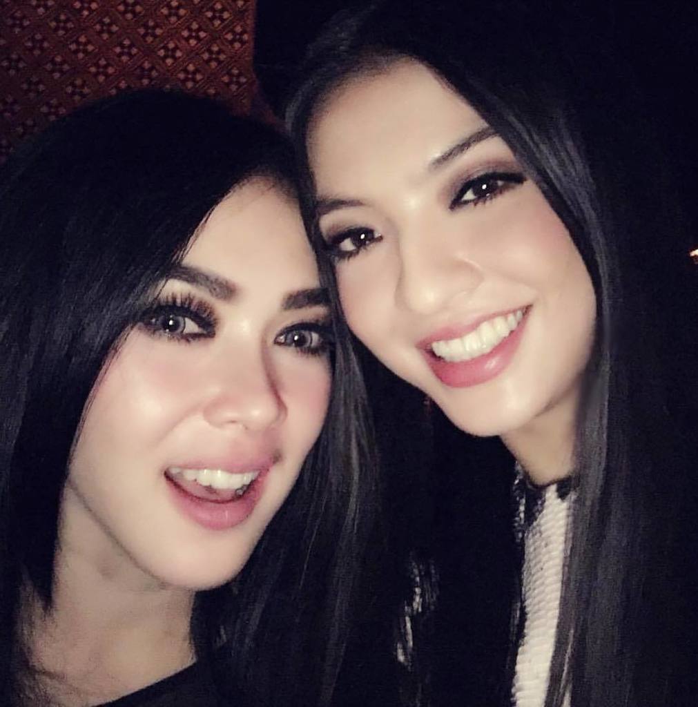 InstaArtis's tweet photo. #Syahrini: https://t.co/Ps8H1S9Nyd The B'day Girl @raline_shah ....Hepi Besdey Sweetie ๐
#PrincesSyahrini #Bdaygiโฆ https://t.co/cn6rlqfbnj