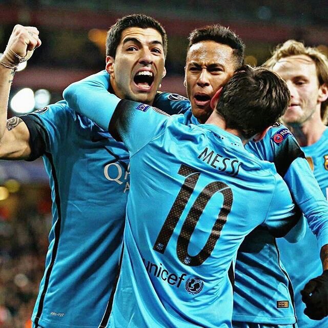 NoiaSoppeng's tweet photo. JUMATAN YA CULES 😘😘 https://t.co/2KQcxobil6