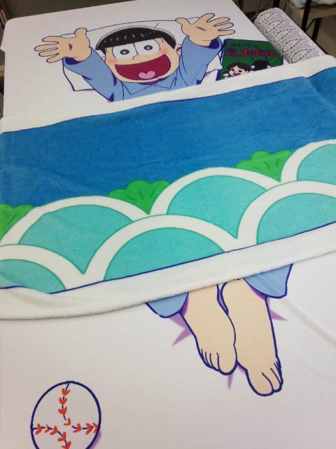 エムズファクトリー On Twitter おそ松さん添い寝シーツ アニメジャパンで先行販売の予定でしたが 当日混乱が予想されるため Https T Co 6afkisjmsi ヲタカラー様にて アニメジャパン持ち込み分を数量限定web先行販売とさせていただきます Https T Co