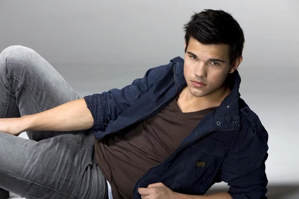 DevotedWere's tweet image. 