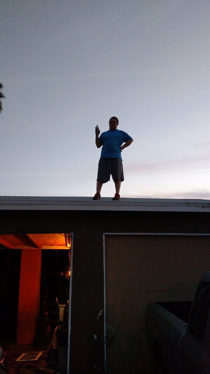 ozmustang65's tweet photo. #FixingRoof w/#stapleGun #JustInCase it rains on the weekend while doing some #sexyposes #lol #fixitnow #fixit #roof https://t.co/ErnYfET4Xw
